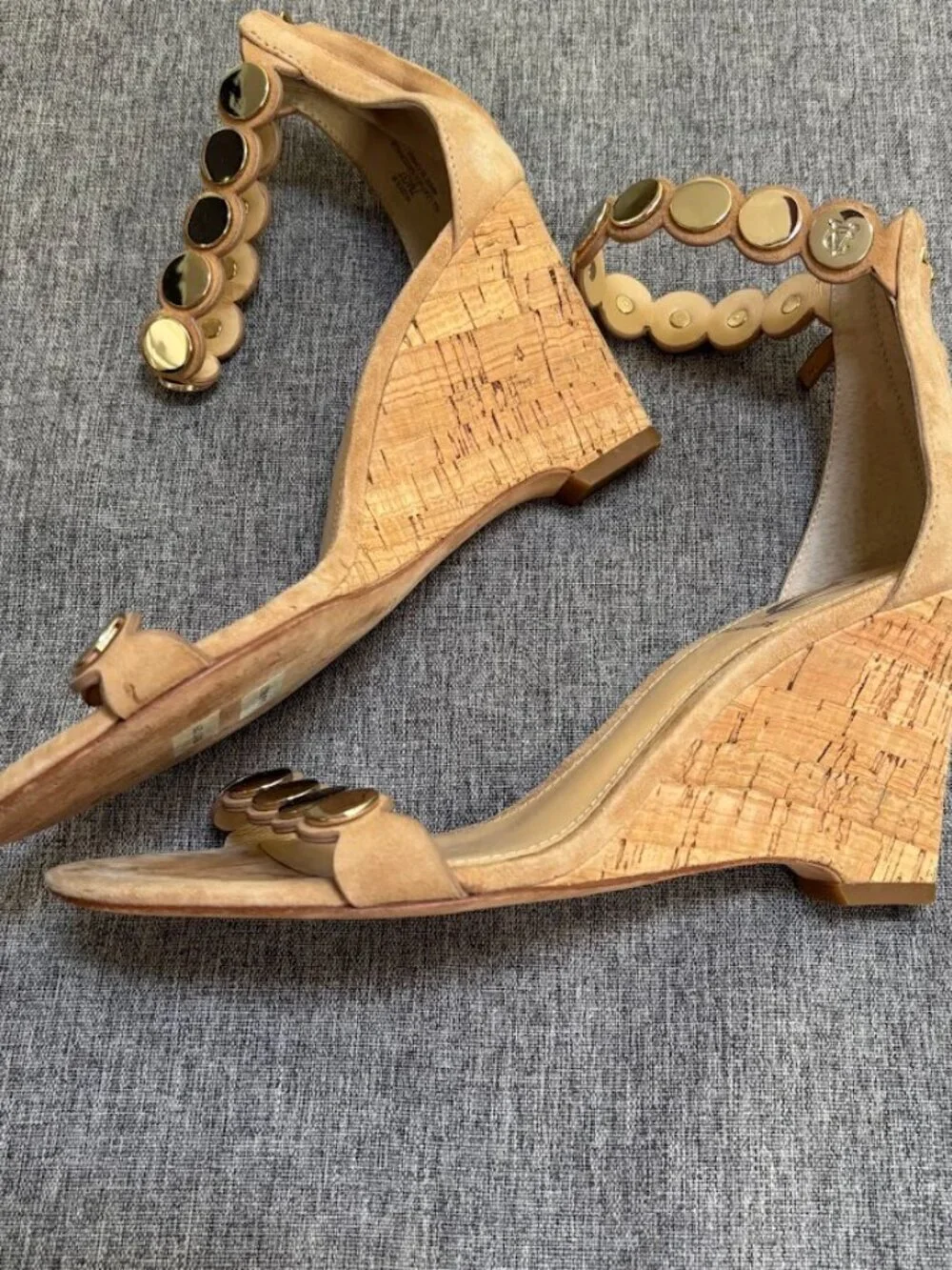 Vince Camuto VC Signature Edolie Amalfi tan suede wedge sandals
